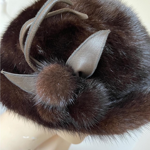 SOLD: Chic high quality brown mink hat for women. - Picture 6 of 11